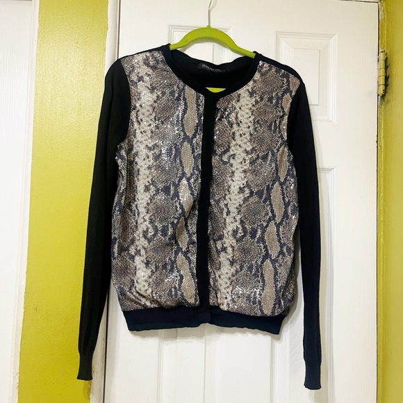 Jones New York Stylish Animal Print Sweater in good condition. - Picture 2 of 3